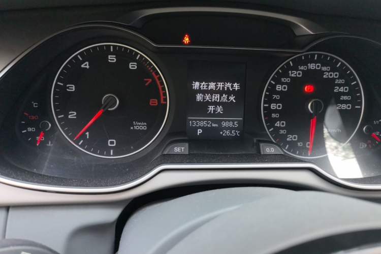 Used Audi A4L 2013 35 TFSI Automatic Standard Model Odometer Close Up