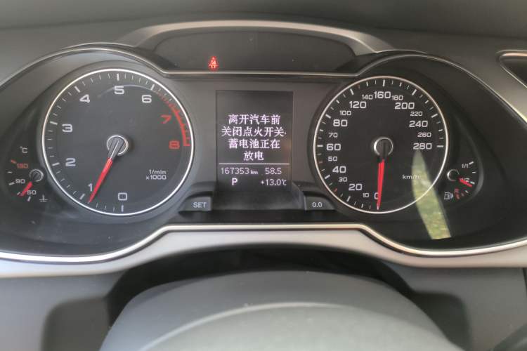 Used Audi A4L 2013 40 TFSI quattro Individual Sport Edition Odometer Close Up