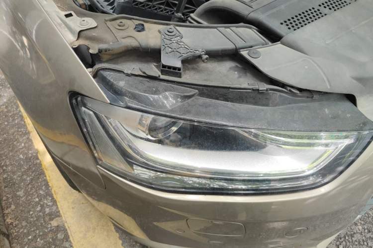 Used Audi A4L 2013 35 TFSI Automatic Standard Model Right Front Headlight