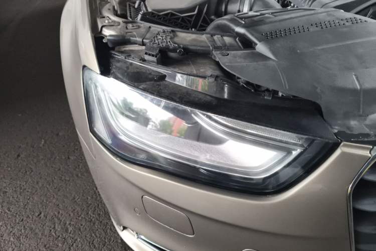 Used Audi A4L 2013 35 TFSI Automatic Standard Model Right Front Headlight