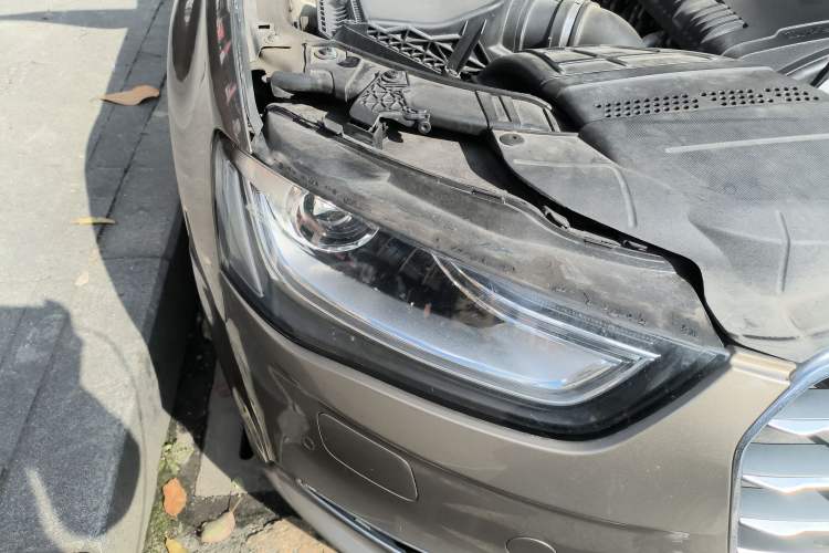 Used Audi A4L 2013 40 TFSI quattro Individual Sport Edition Right Front Headlight