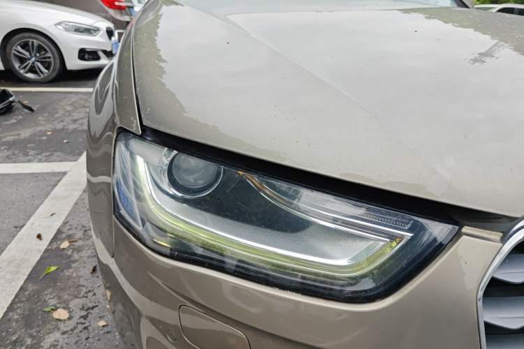 Used Audi A4L 2013 35 TFSI Automatic Standard Model Right Front Headlight