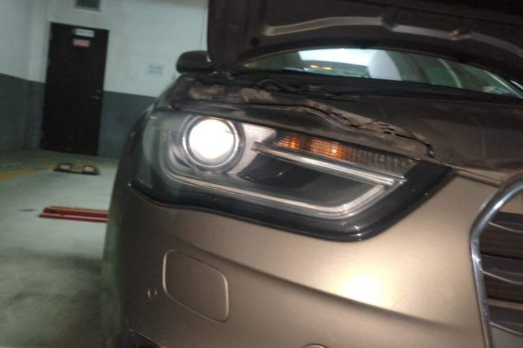 Used Audi A4L 2013 35 TFSI Automatic Standard Model Right Front Headlight