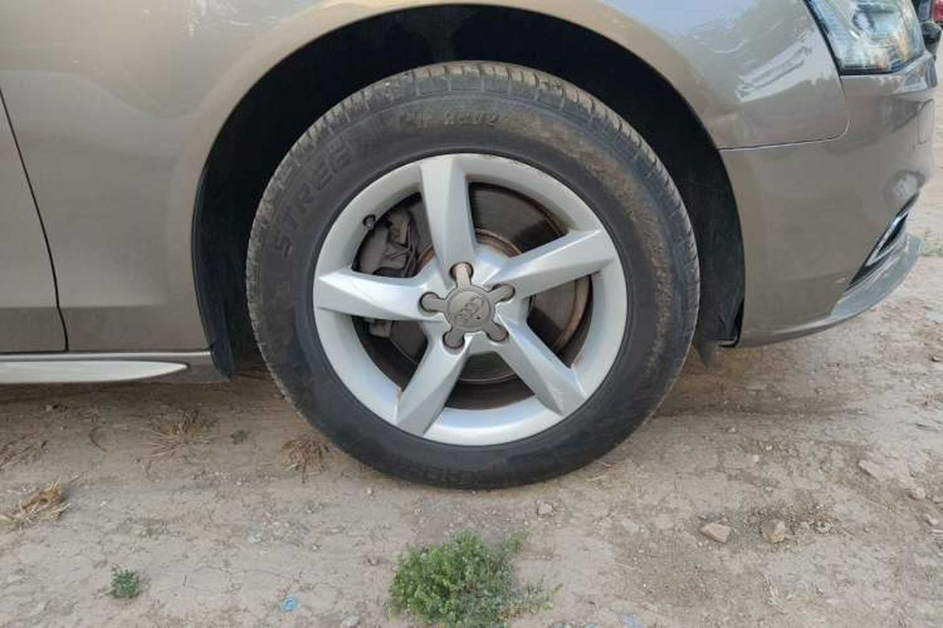 Used Audi A4L 2013 35 TFSI Automatic Standard Model Right Front Wheel Hub