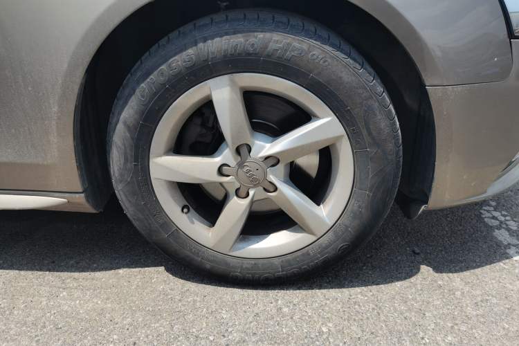 Used Audi A4L 2013 30 TFSI Automatic Comfort Model Right Front Wheel Hub