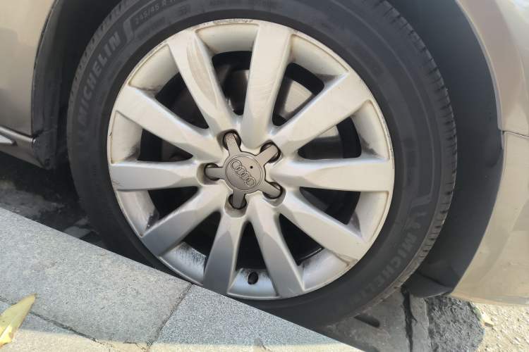 Used Audi A4L 2013 40 TFSI quattro Individual Sport Edition Right Front Wheel Hub
