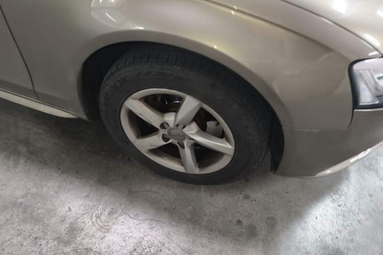 Used Audi A4L 2013 35 TFSI Automatic Comfort Model Right Front Wheel Hub