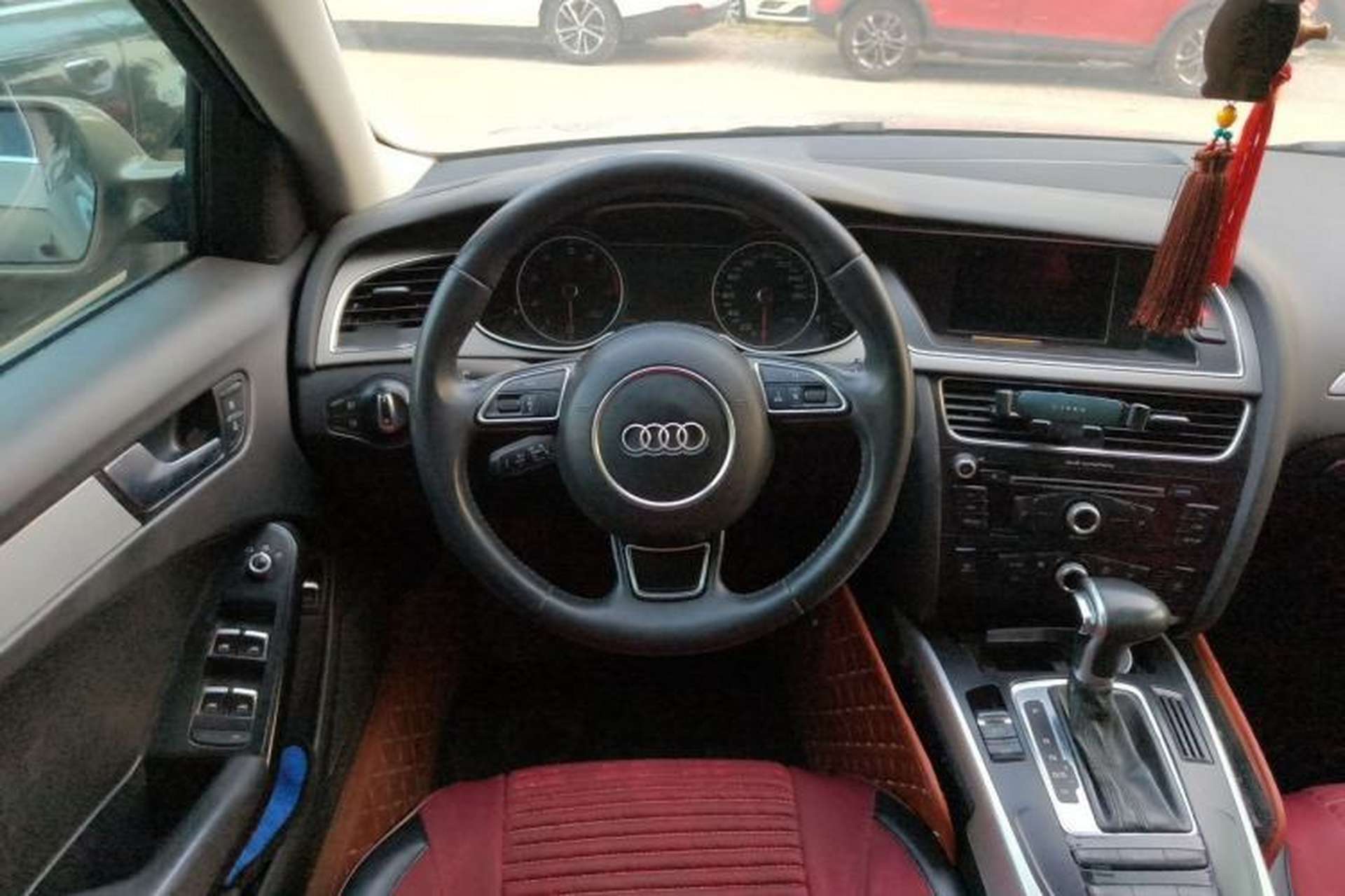 Used Audi A4L 2013 35 TFSI Automatic Standard Model Steering Wheel