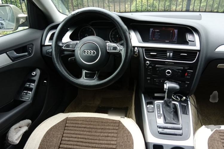 Used Audi A4L 2013 35 TFSI Automatic Standard Model Steering Wheel