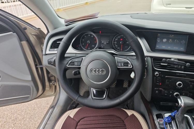 Used Audi A4L 2013 35 TFSI Automatic Comfort Model Steering Wheel
