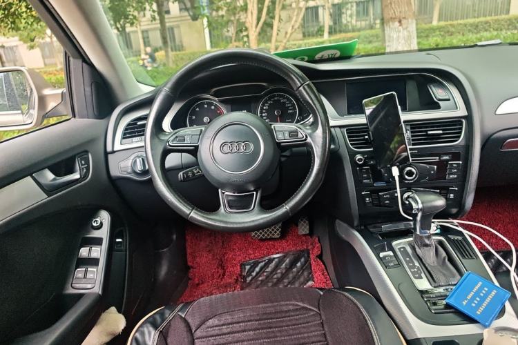 Used Audi A4L 2013 35 TFSI Automatic Standard Model Steering Wheel