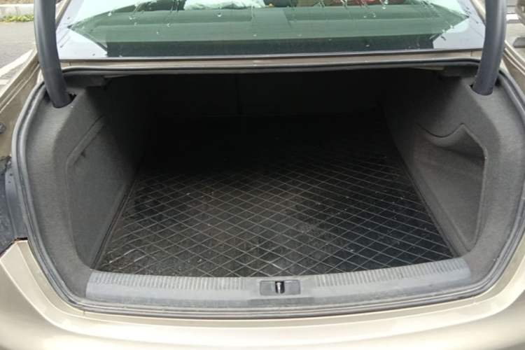 Used Audi A4L 2013 35 TFSI Automatic Standard Model Trunk