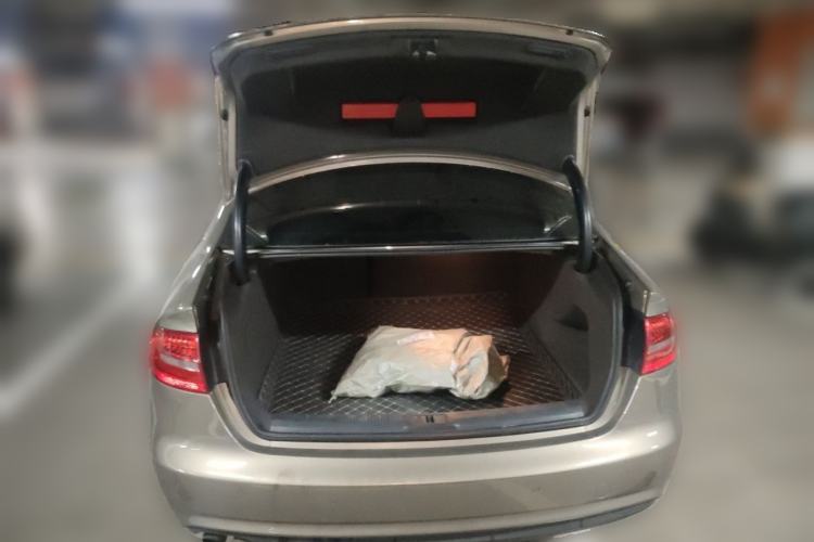 Used Audi A4L 2013 35 TFSI Automatic Standard Model Trunk