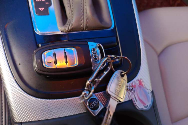 Used Audi A4L 2013 35 TFSI Automatic Standard Model Vehicle Key