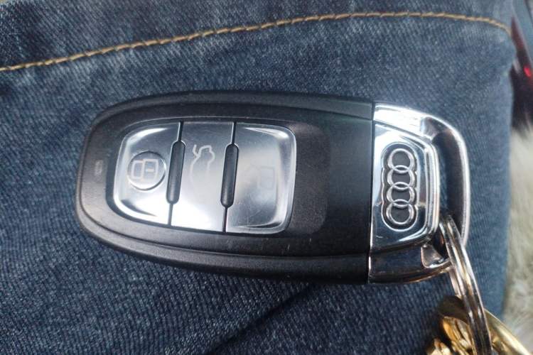 Used Audi A4L 2013 35 TFSI Automatic Comfort Model Vehicle Key