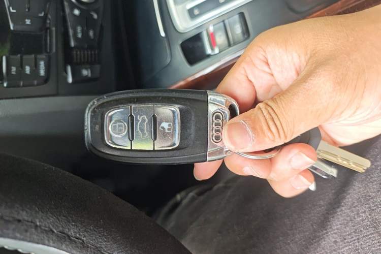 Used Audi A4L 2013 35 TFSI Automatic Comfort Model Vehicle Key