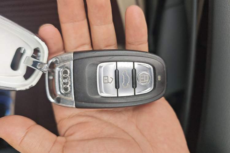 Used Audi A4L 2013 35 TFSI Automatic Comfort Model Vehicle Key