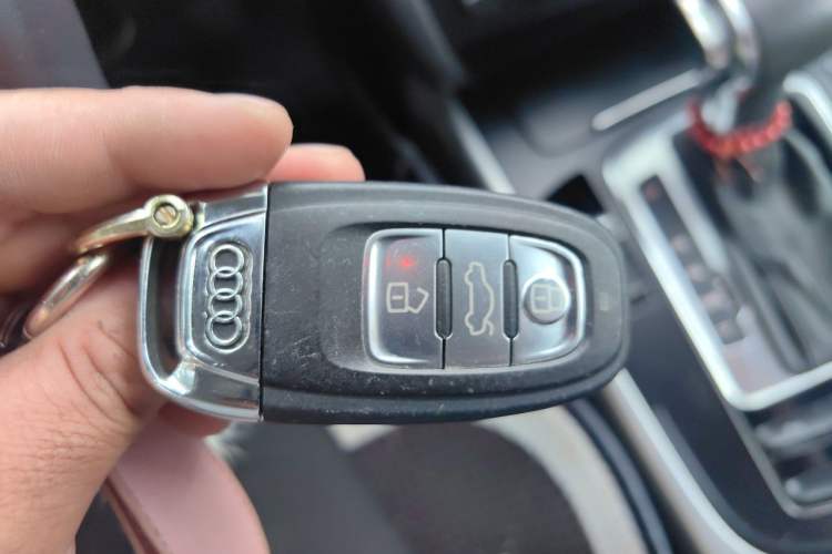 Used Audi A4L 2013 35 TFSI Automatic Standard Model Vehicle Key