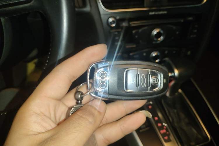 Used Audi A4L 2013 35 TFSI Automatic Standard Model Vehicle Key