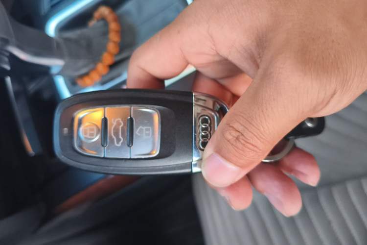 Used Audi A4L 2013 35 TFSI Automatic Comfort Model Vehicle Key