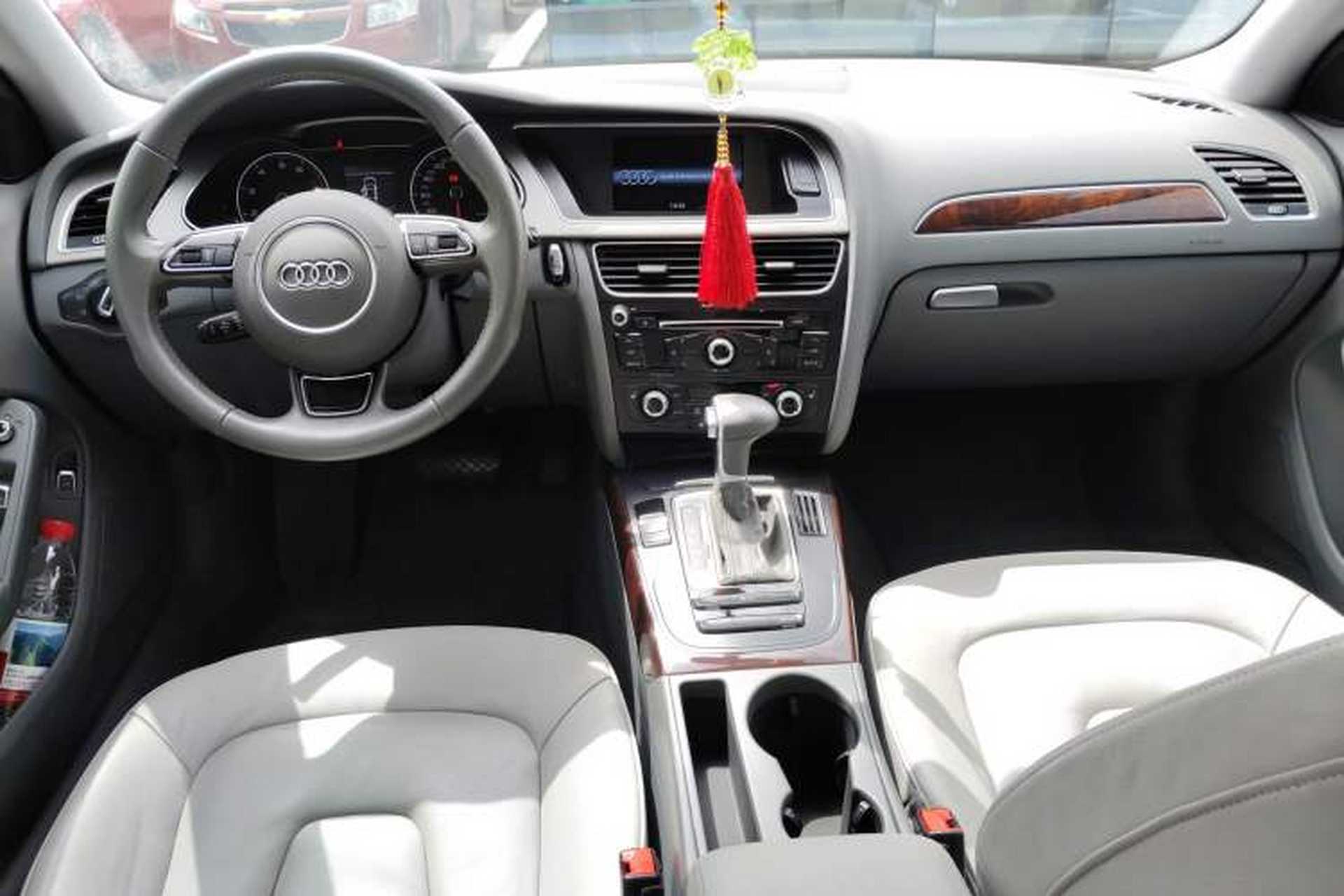 Used Audi A4L 2015 35 TFSI Automatic Comfort Model Center Console