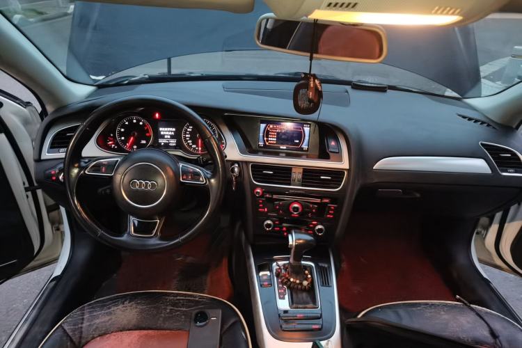 Used Audi A4L 2015 35 TFSI Automatic Standard Model Center Console