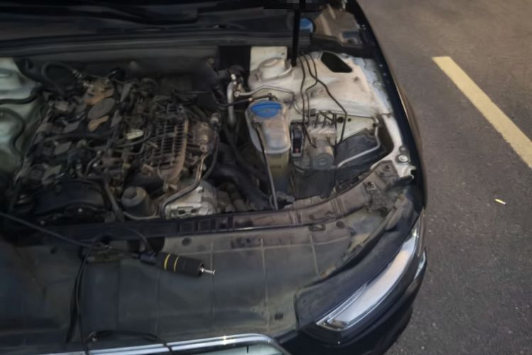 Used Audi A4L 2015 35 TFSI Automatic Standard Model Engine Bay Left