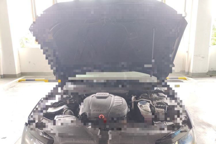 Used Audi A4L 2015 35 TFSI Automatic Standard Model Engine Bay