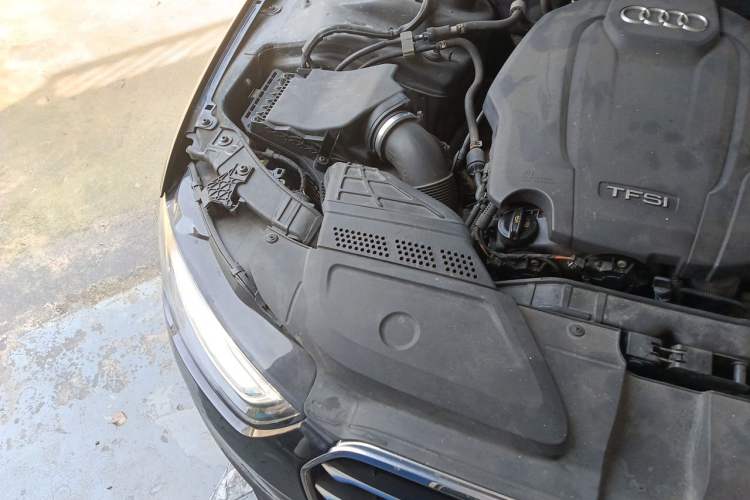 Used Audi A4L 2015 35 TFSI Automatic Comfort Model Engine Bay Right