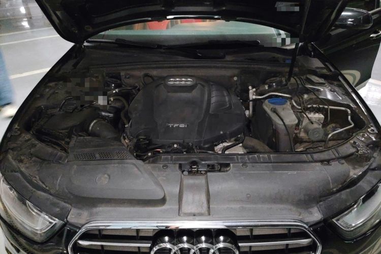 Used Audi A4L 2015 35 TFSI Automatic Standard Model Engine Bay