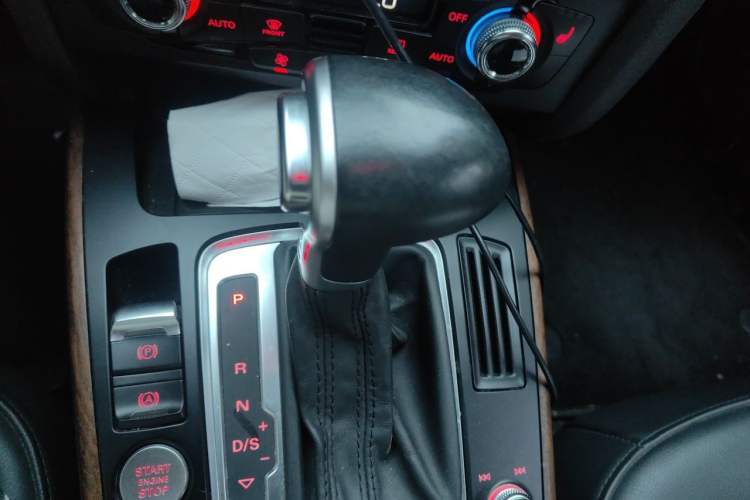 Used Audi A4L 2015 35 TFSI Automatic Technology Model Gear Lever