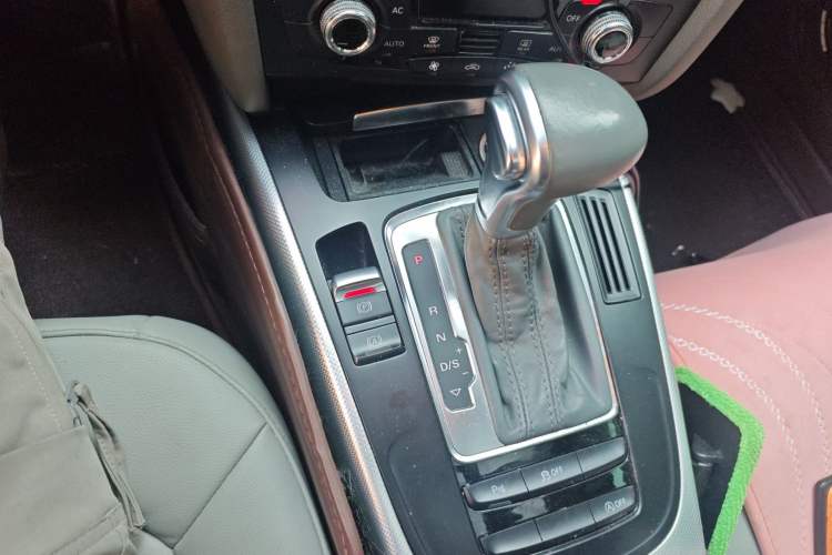 Used Audi A4L 2015 35 TFSI Automatic Standard Model Gear Lever