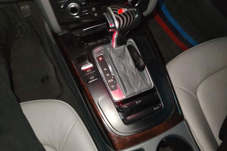 Used Audi A4L 2015 35 TFSI Automatic Comfort Model Gear Lever