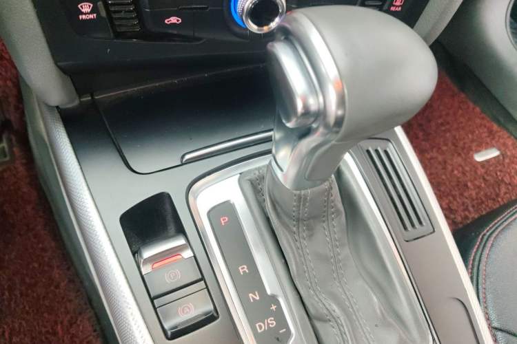 Used Audi A4L 2015 35 TFSI Automatic Standard Model Gear Lever
