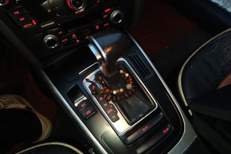 Used Audi A4L 2015 35 TFSI Automatic Standard Model Gear Lever