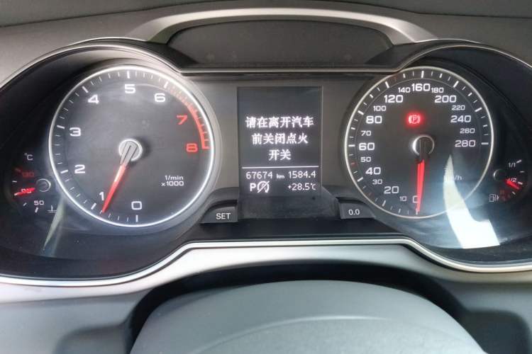 Used Audi A4L 2015 35 TFSI Automatic Comfort Model Instrument Cluster