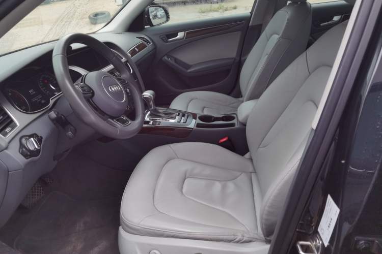 Used Audi A4L 2015 35 TFSI Automatic Comfort Model Interior 1
