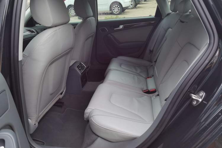 Used Audi A4L 2015 35 TFSI Automatic Comfort Model Interior 2