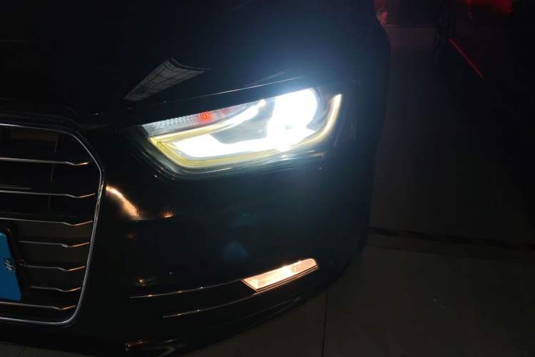 Used Audi A4L 2015 35 TFSI Automatic Comfort Model Left Front Headlight