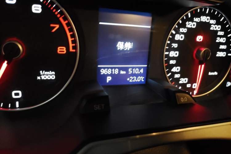 Used Audi A4L 2015 35 TFSI Automatic Standard Model Odometer Close Up