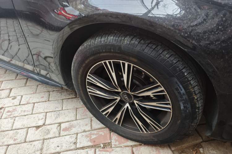 Used Audi A4L 2015 35 TFSI Automatic Standard Model Right Front Wheel Hub