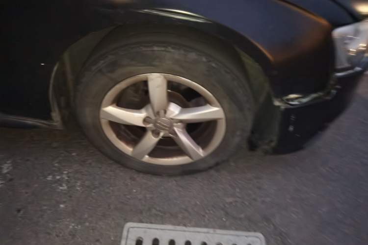 Used Audi A4L 2015 35 TFSI Automatic Standard Model Right Front Wheel Hub