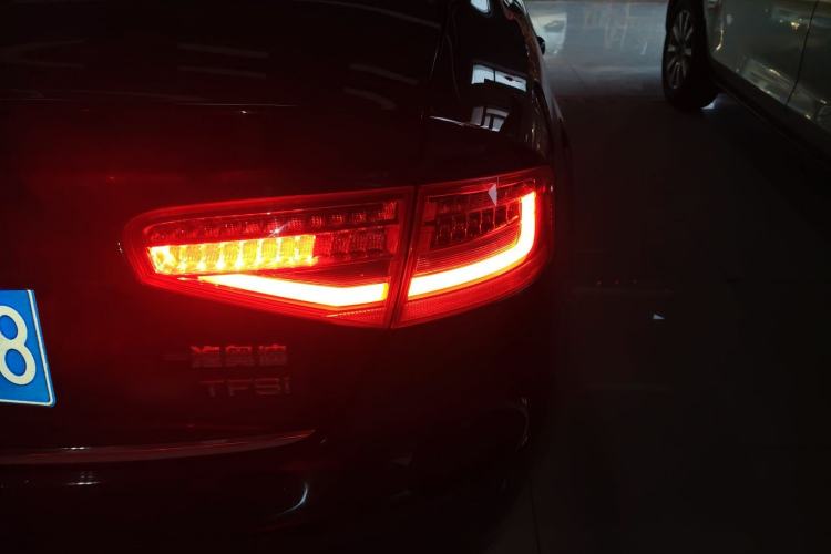 Used Audi A4L 2015 35 TFSI Automatic Comfort Model Right Rear Taillight