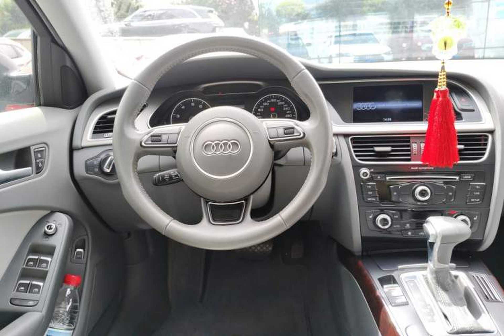 Used Audi A4L 2015 35 TFSI Automatic Comfort Model Steering Wheel