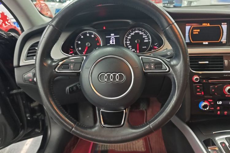 Used Audi A4L 2015 35 TFSI Automatic Standard Model Steering Wheel