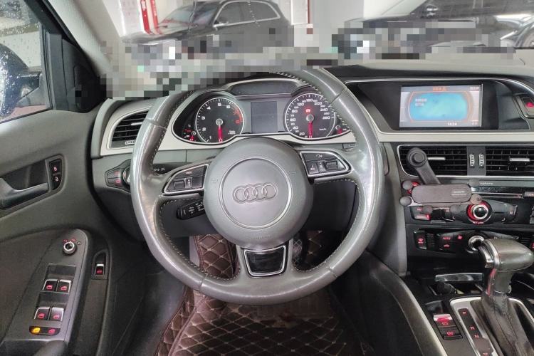 Used Audi A4L 2015 35 TFSI Automatic Standard Model Steering Wheel
