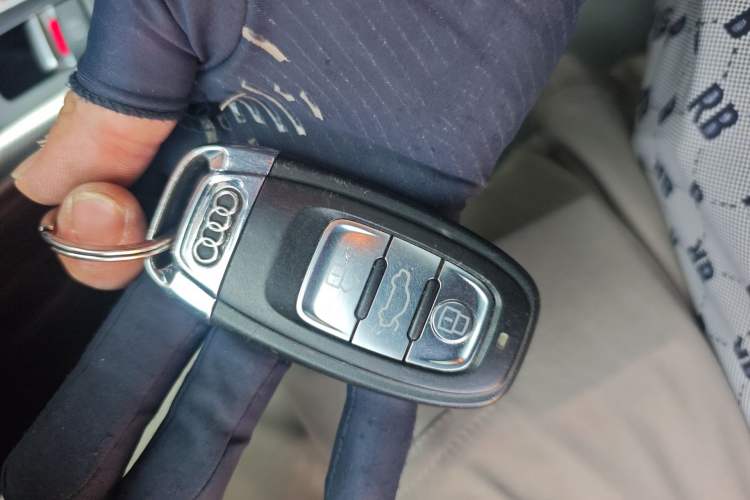Used Audi A4L 2015 35 TFSI Automatic Standard Model Vehicle Key
