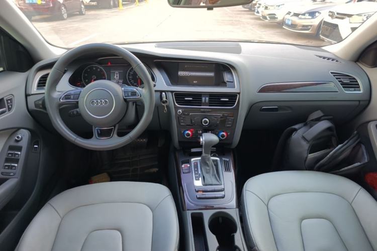 Used Audi A4L 2015 35 TFSI Automatic Comfort Model Center Console