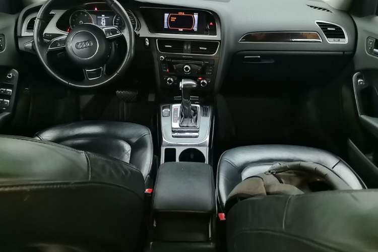 Used Audi A4L 2015 35 TFSI Automatic Comfort Model Center Console