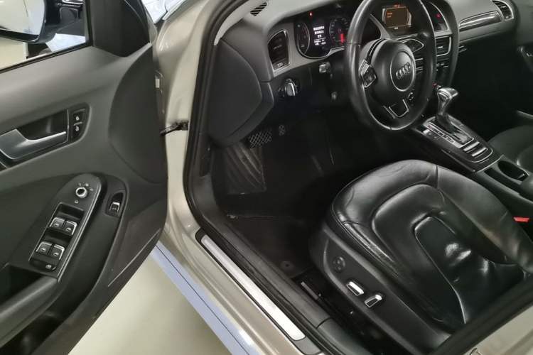 Used Audi A4L 2015 35 TFSI Automatic Comfort Model Driver Seat
